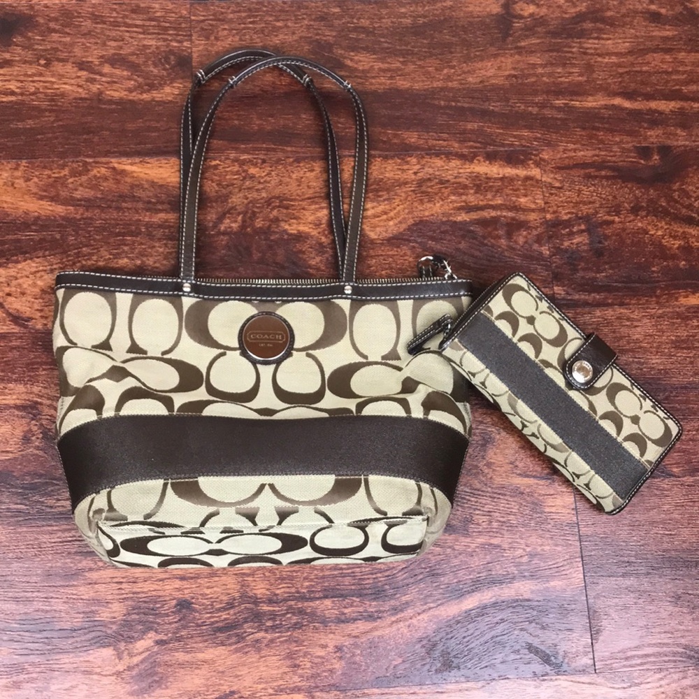 Coach Purse & Wallet Set